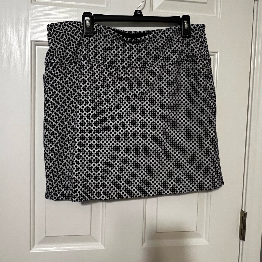S.C.& Co. XXL skort black and white great condition